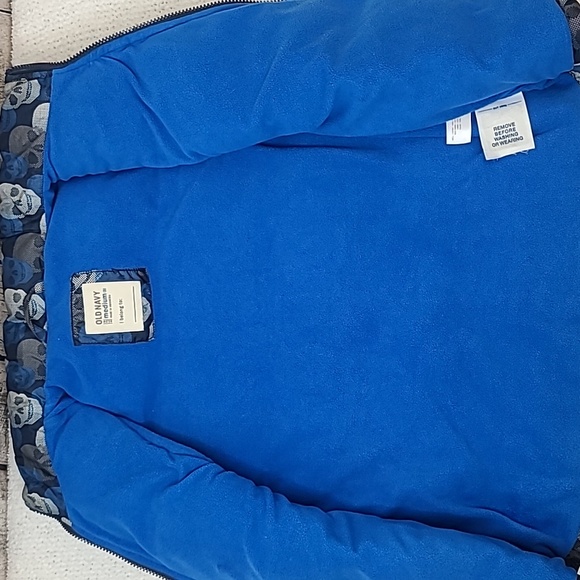 Old Navy Kids Sleeveless Quilted Puffer Vest/Jacket in Blue/Gray - Picture 10 of 17